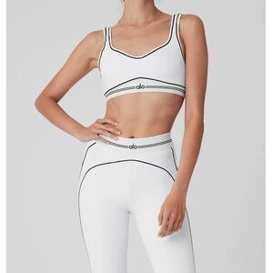 Alo Hearthrob Set White